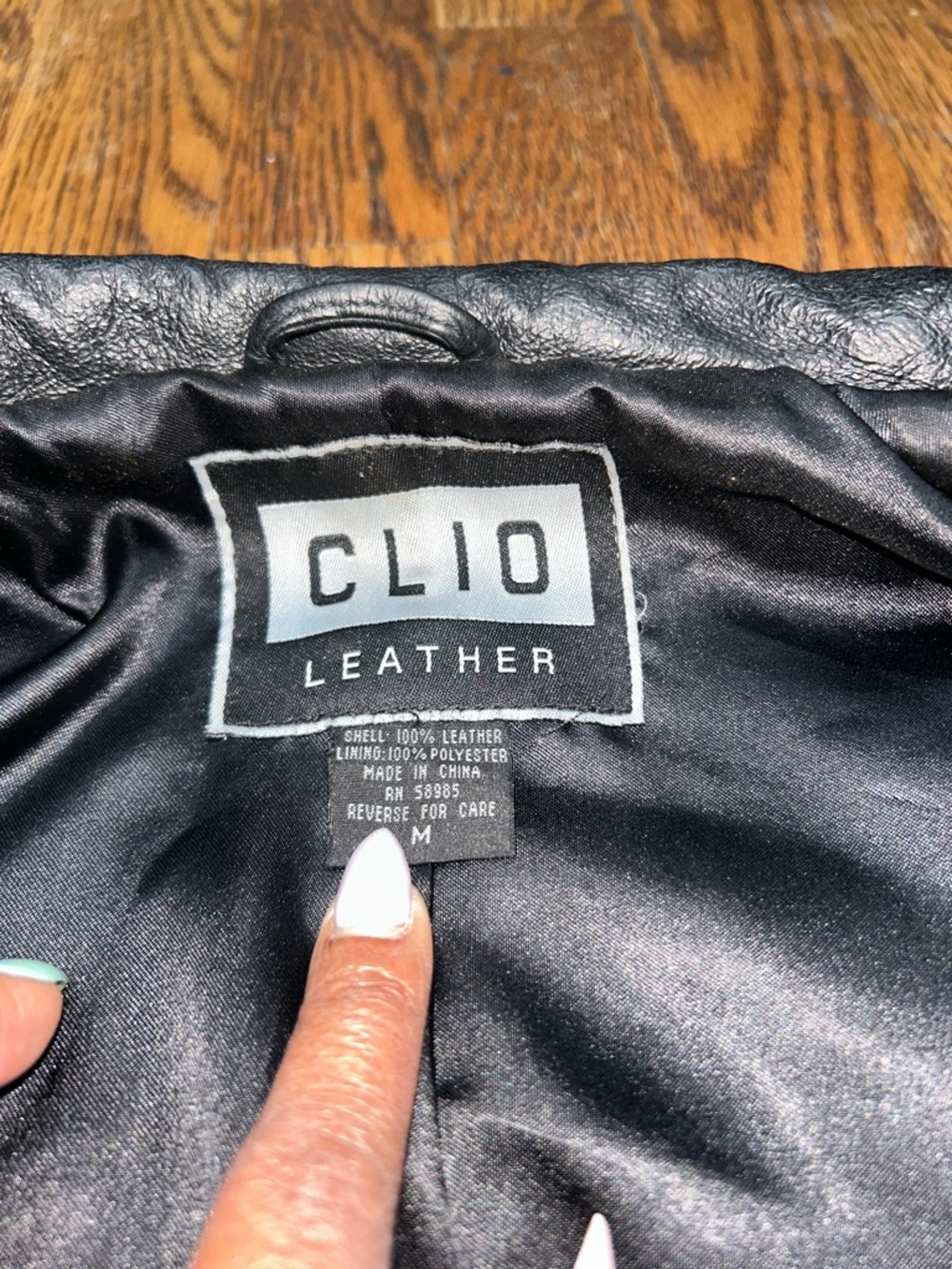 Clio Women’s Black Leather Bomber Jacket with Zip Front - Picture 4 of 11